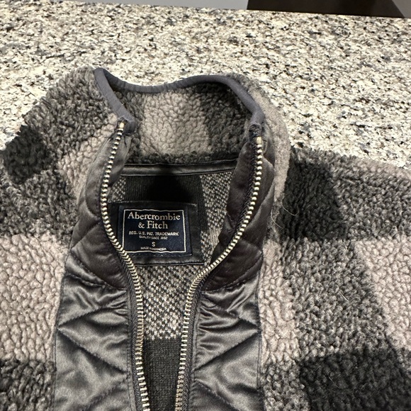 Abercrombie & Fitch Jacket Womens Small Gray Black Plaid Fleece Zip Up Jacket - Picture 4 of 9